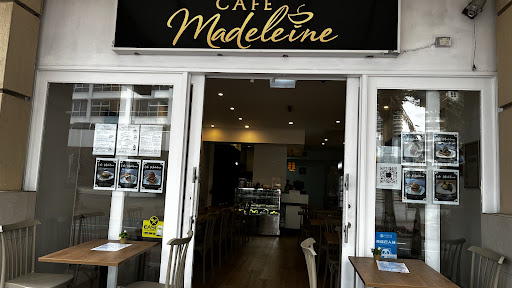 Cafe Madeleine logo